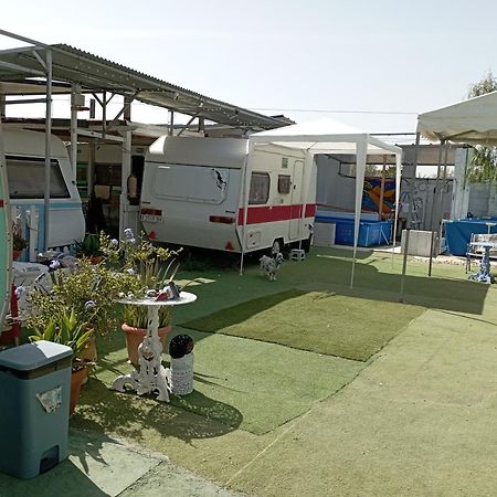 Caravanas Y Habitaciones Para Relajarse Sax Kültér fotó