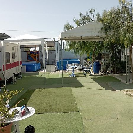 Caravanas Y Habitaciones Para Relajarse Sax Kültér fotó