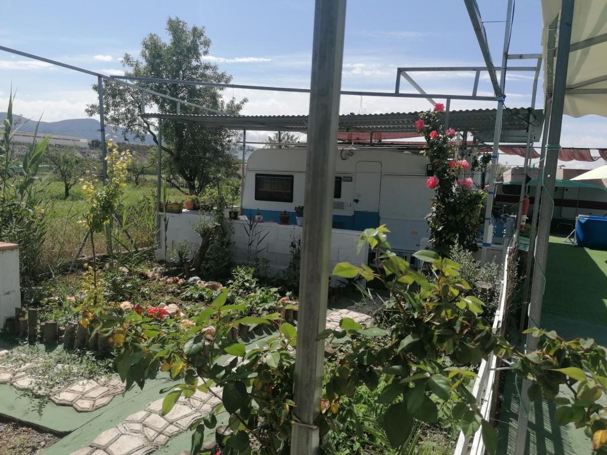 Caravanas Y Habitaciones Para Relajarse Sax Kültér fotó