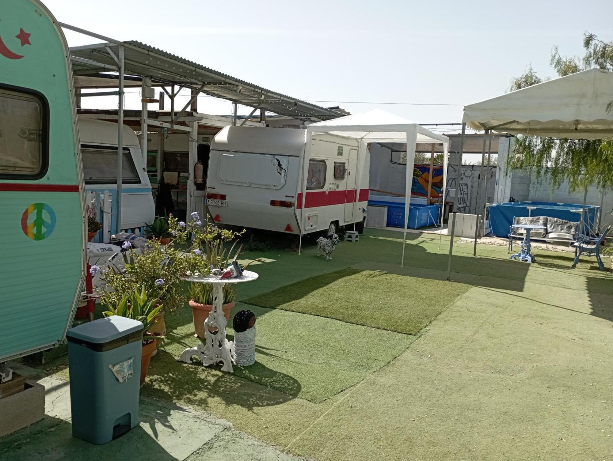 Caravanas Y Habitaciones Para Relajarse Sax Kültér fotó