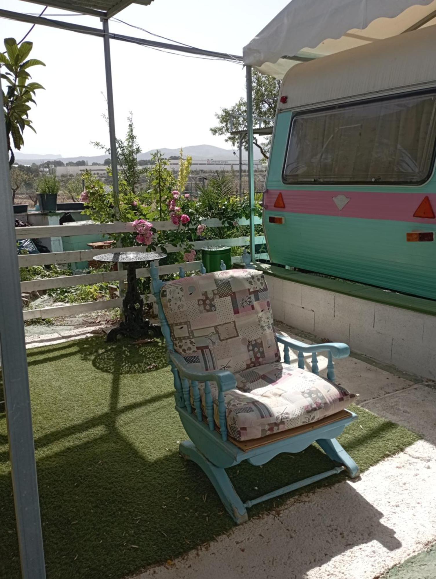 Caravanas Y Habitaciones Para Relajarse Sax Kültér fotó