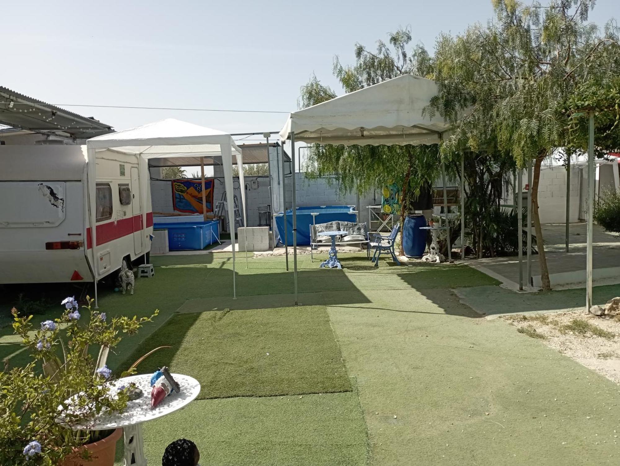 Caravanas Y Habitaciones Para Relajarse Sax Kültér fotó