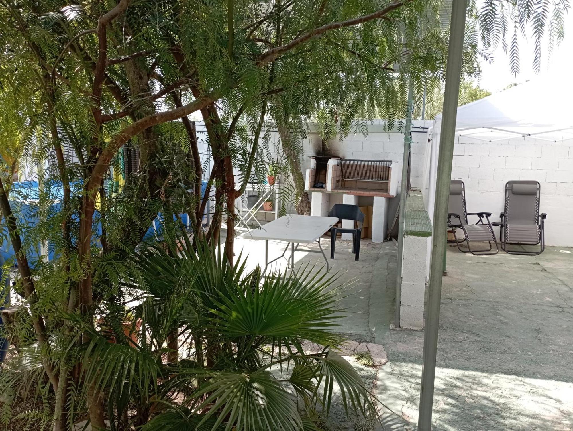 Caravanas Y Habitaciones Para Relajarse Sax Kültér fotó